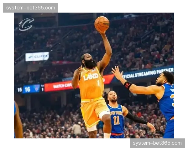 骑士内线双塔空间平衡 哈登挡拆出球激活空接威胁